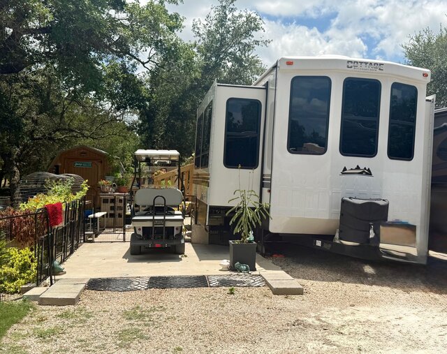 Image 1 for 06 Back in, Premium