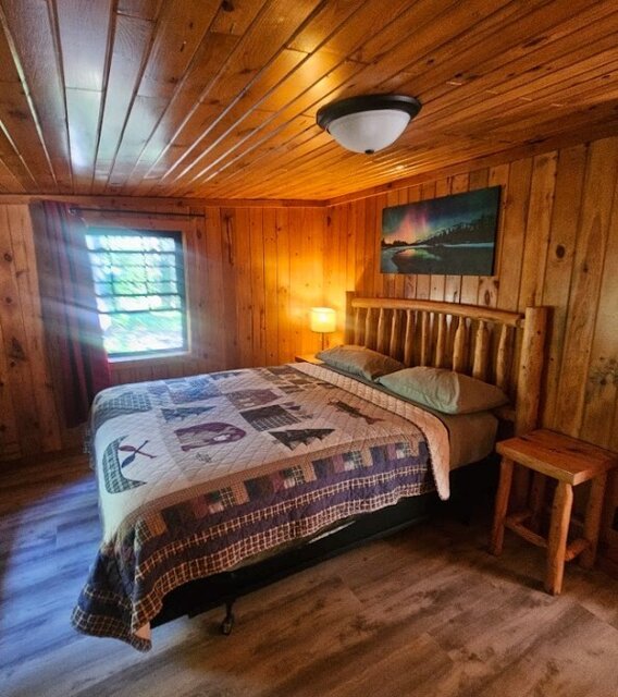 Image 3 for Evergreen: 2 bdrm, 4 beds