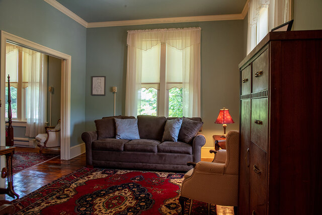 Image 2 for Suite 301