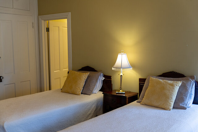 Image 2 for King Room 403