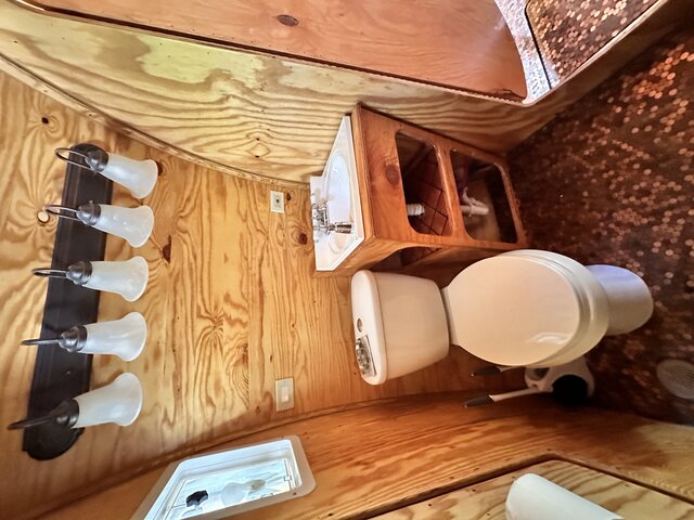 Image 3 for Settler's Landing 6