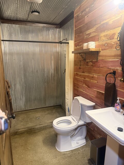Image 7 for Captain's Cabin