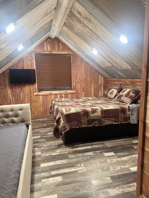 Image 6 for Captain's Cabin