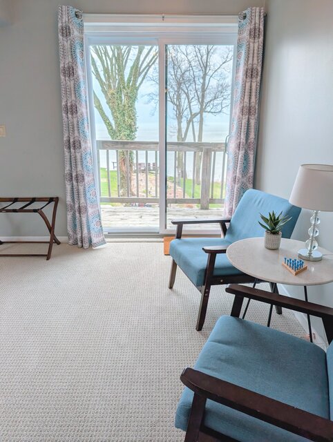 Image 4 for Lakeview Balcony w/Jacuzzi (The Study)