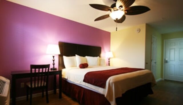 Image 1 for 436 -King Room Adjoining Door to 438-Shower/Tub