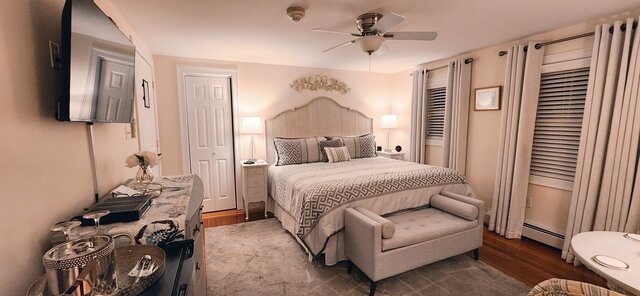 Image 1 for Perkins Cove Room