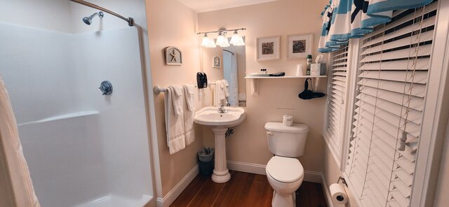 Image 6 for Ogunquit Room