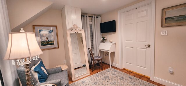 Image 11 for Kennebunkport Suite