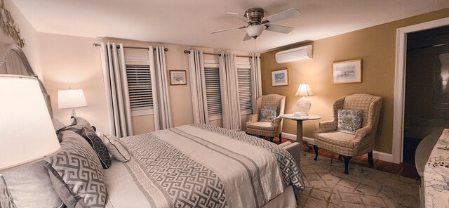 Image 2 for Perkins Cove Room