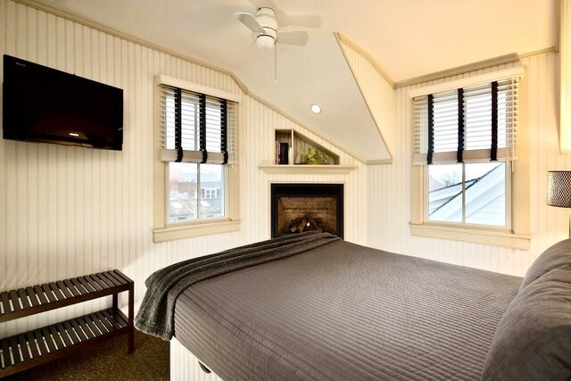 Three Sisters room with queen bed and fireplace, 