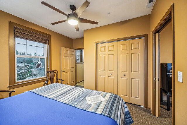 Image 3 for Room 212 – King/Queen futon