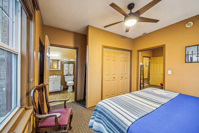 Image 5 for Room 212 – King/Queen futon