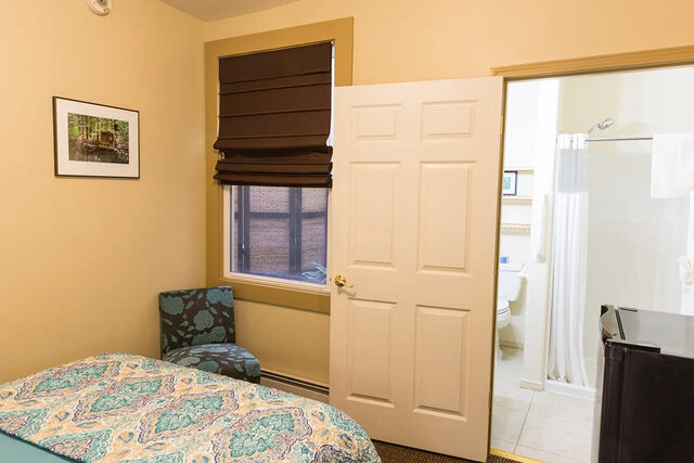Image 2 for Room 219 – Full