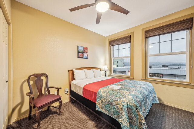 Image 1 for Room 220 – Queen