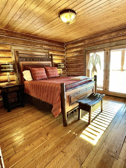 Image 4 for RBC The Lazy Doe Cabin