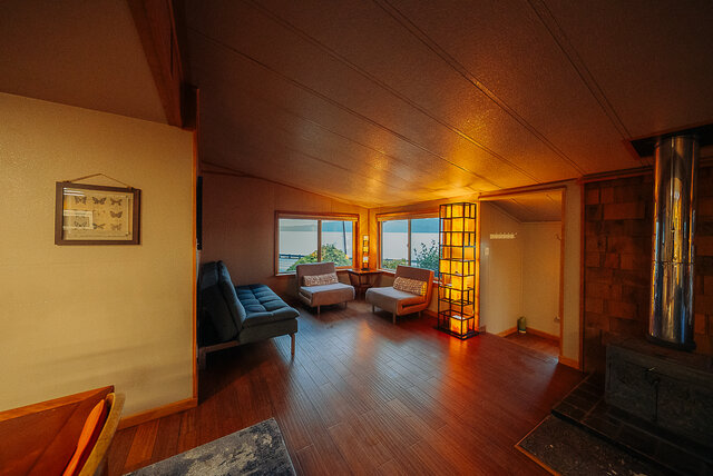 Image 4 for #20 Waterfront Two-Bedroom Cottage (no pets)