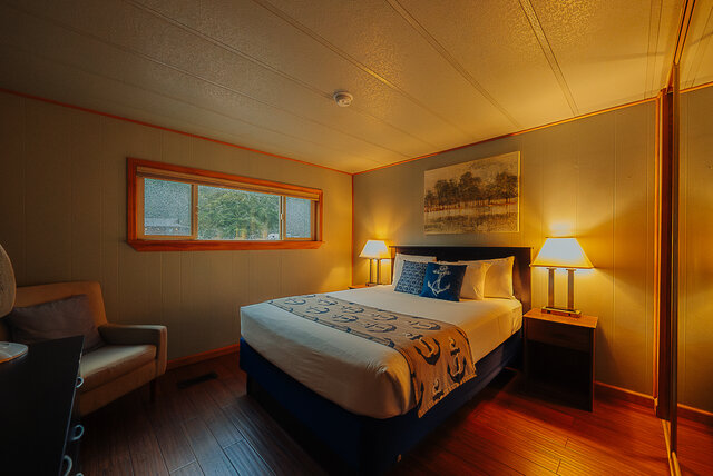 Image 10 for #20 Waterfront Two-Bedroom Cottage (no pets)