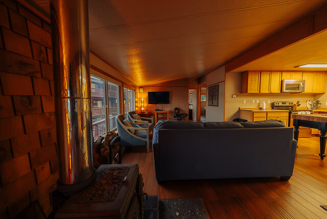 Image 3 for #20 Waterfront Two-Bedroom Cottage (no pets)