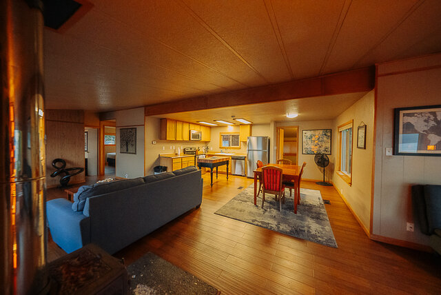 Image 9 for #20 Waterfront Two-Bedroom Cottage (no pets)