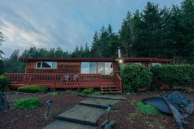 Image 2 for #20 Waterfront Two-Bedroom Cottage (no pets)