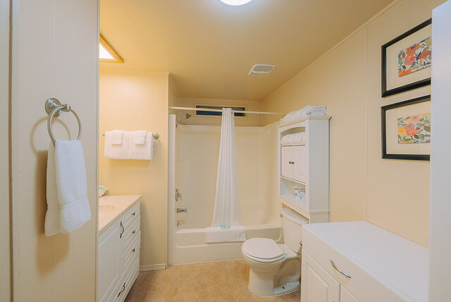 Image 12 for #20 Waterfront Two-Bedroom Cottage (no pets)