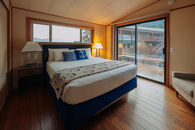 Image 11 for #20 Waterfront Two-Bedroom Cottage (no pets)