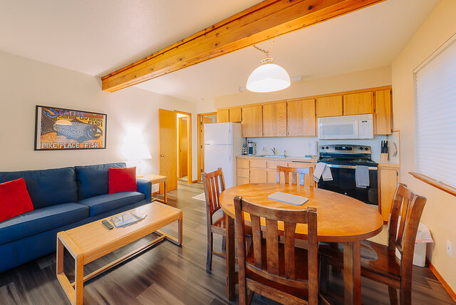 Image 1 for #17 1 Bedroom Suite/Double Queen Kitchenette (no pets)