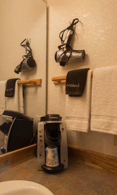 Image 11 for #04 Single Queen (no pets)