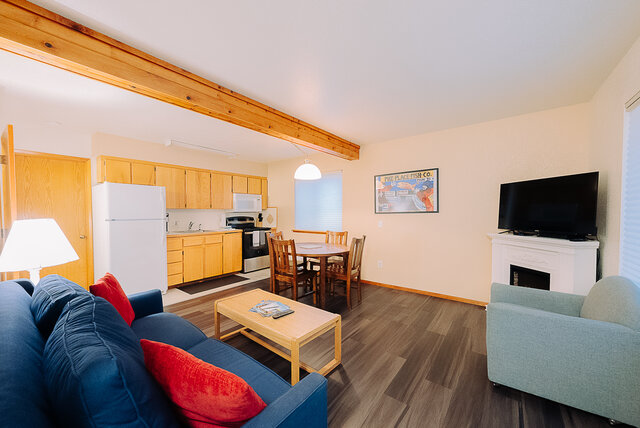 Image 2 for #17 1 Bedroom Suite/Double Queen Kitchenette (no pets)