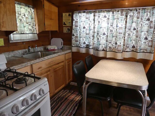 Image 12 for Raccoon Cabin 8