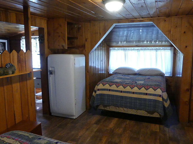 Image 4 for Raccoon Cabin 8