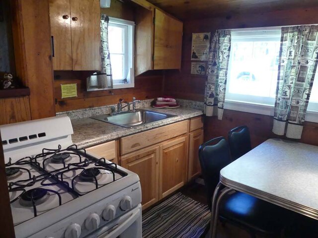 Image 11 for Raccoon Cabin 8