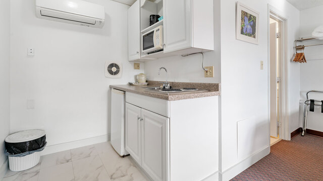 Image 4 for 12 Motel Suite-Cooktop Kitchen, QN Bed & Sleep Sofa