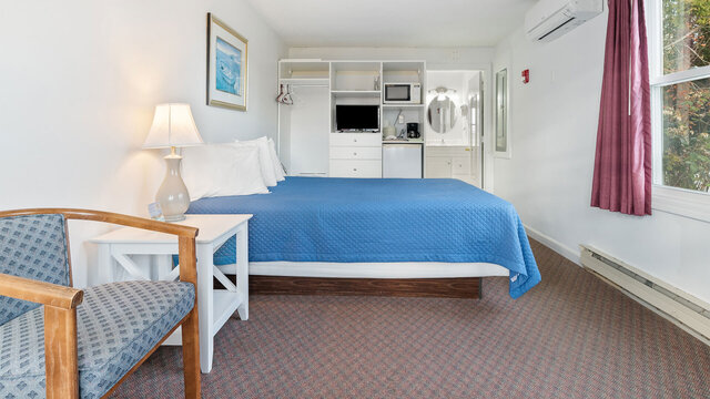 Image 3 for 24 Motel Room - 1 Queen Bed