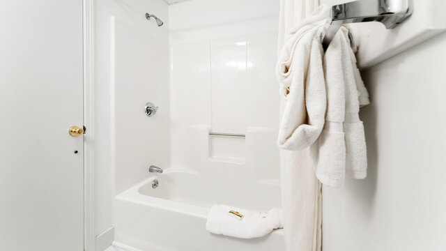 Image 7 for 15 Dog Friendly - 2 Beds, Micro, Fridge, Kitchenette