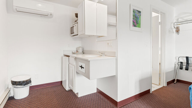 Image 5 for 20 Motel Room - 2 Beds, Micro, Fridge, Kitchenette