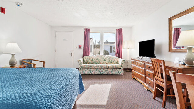 Image 3 for 11 Motel Suite-Cooktop Kitchen, QN Bed & Sleep Sofa