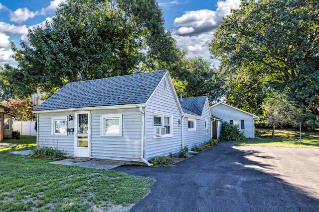 Image 12 for Lake Lure Back