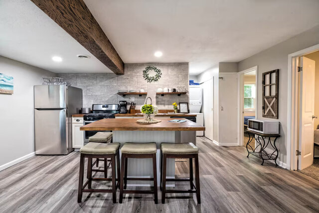 Image 4 for Lake Lure Back