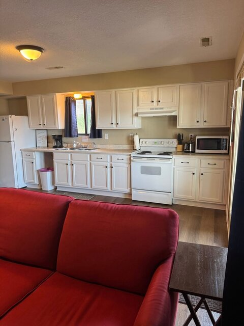 Image 16 for Villa 12