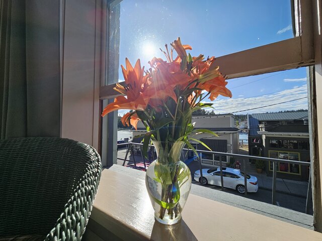 Image 4 for 04) Queen Room