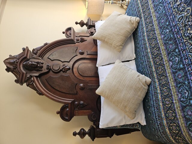 Image 2 for 05) Queen Room