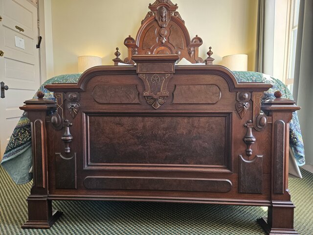 Image 3 for 05) Queen Room