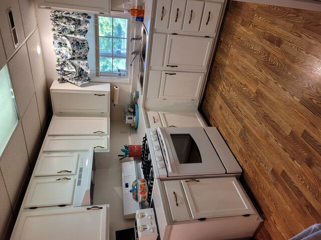 Image 10 for The Adrian Anderson Suite