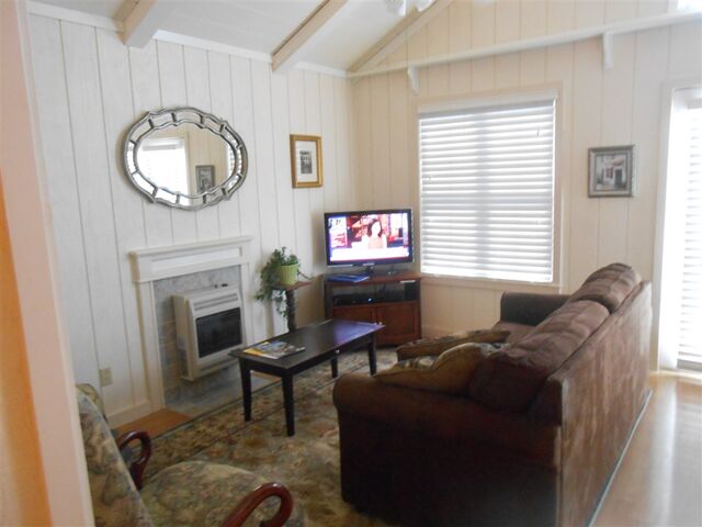 Image 4 for Mocking Bird Cabin Suite