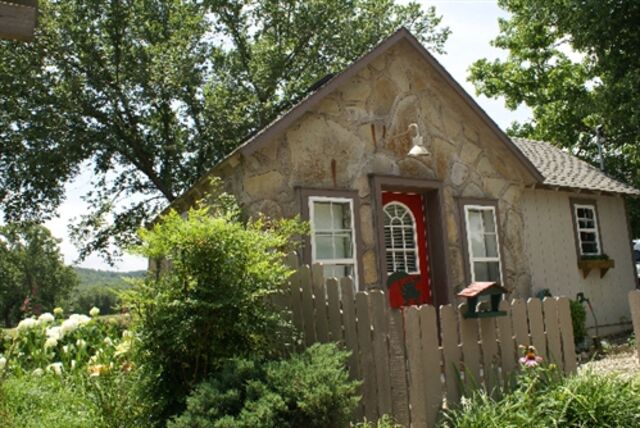 Image 1 for Apple Blossom Boutique Cottage