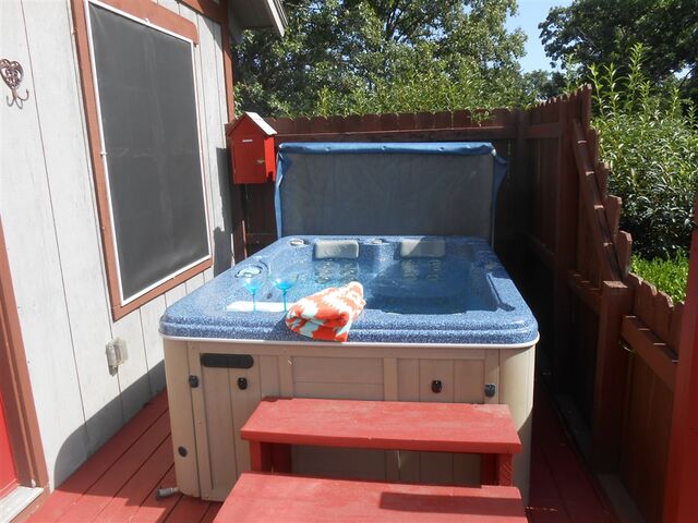 Image 5 for Mocking Bird Cabin Suite