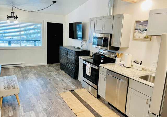 Image 5 for Captains Quarters #106