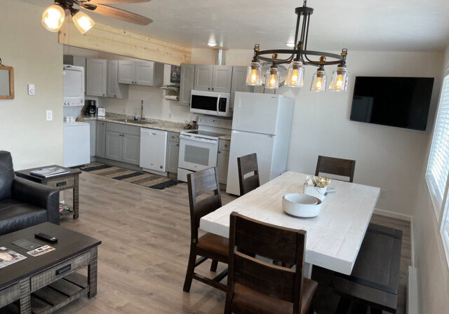 Image 9 for 1BR W/D Otter Raft Suite #104