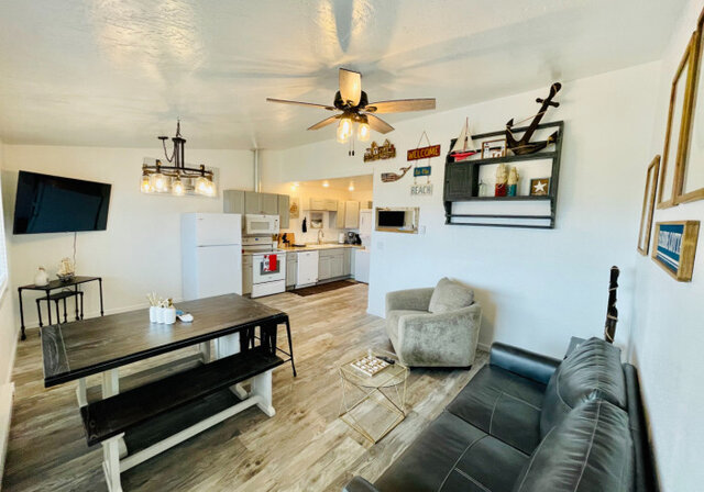 Image 7 for 1BR W/D Nautical Suite #205